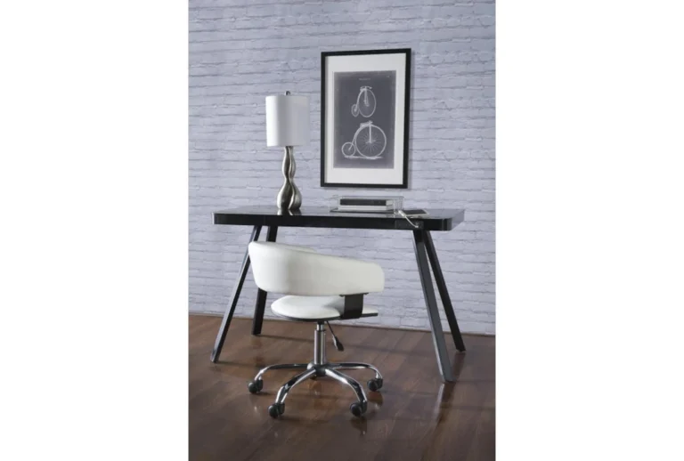 Furniluxe -Furniluxe 307696 white polyurethane office chair room 85 768x518 1